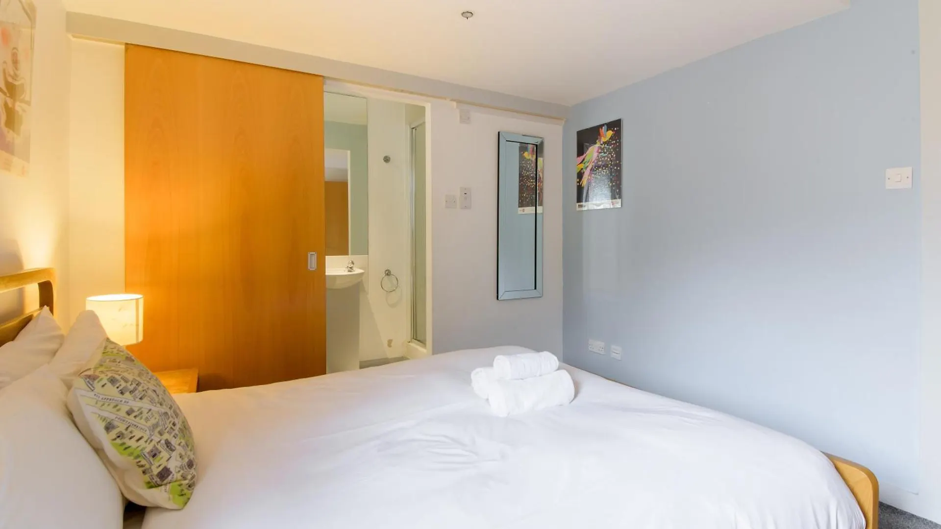 Modern Flat In The Middle Of Old Town Apartment Edinburgh
