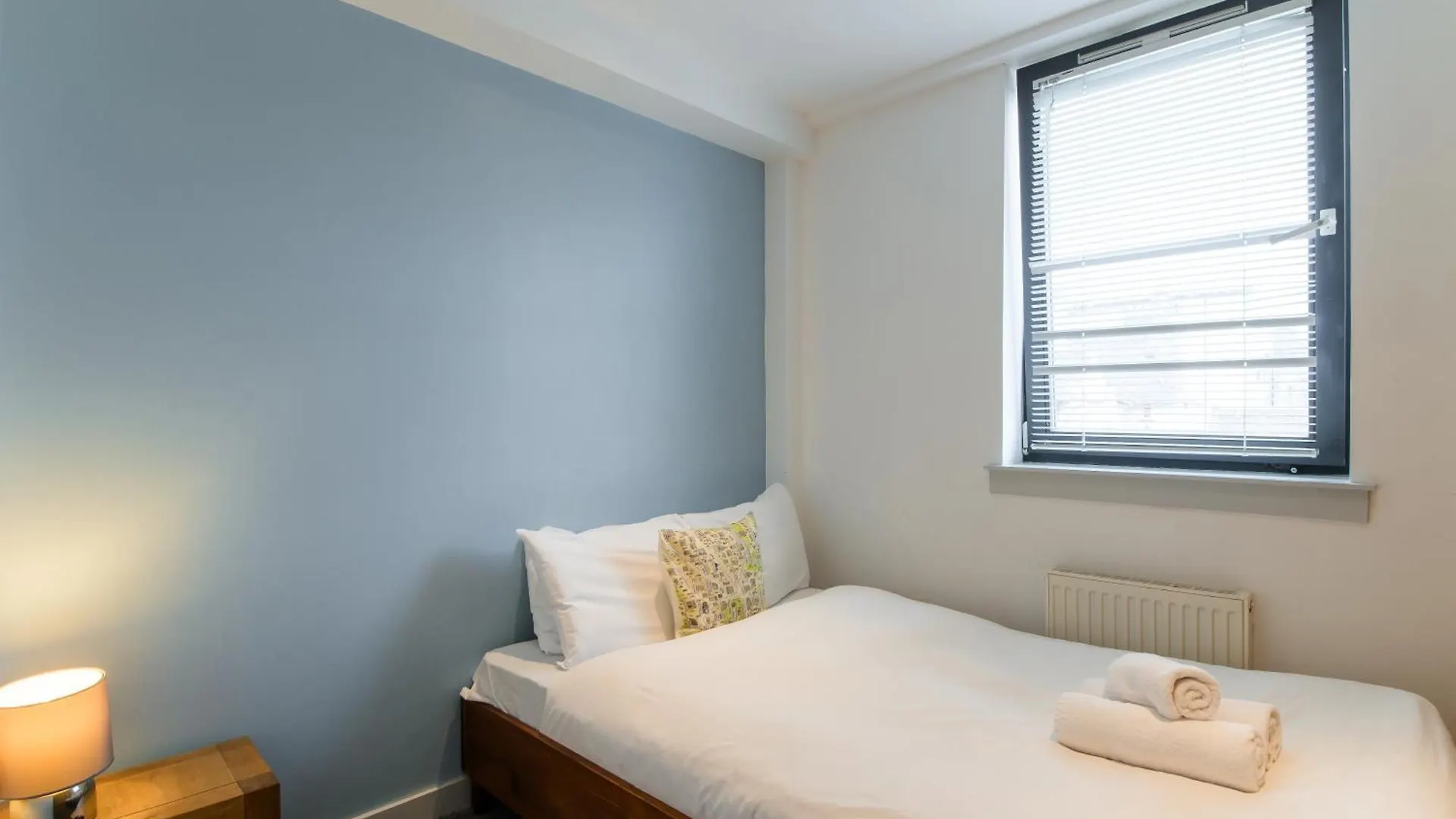 Modern Flat In The Middle Of Old Town Apartment Edinburgh