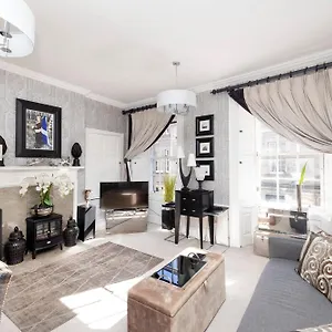Joivy Exclusive At The Heart Of New Town Apartment